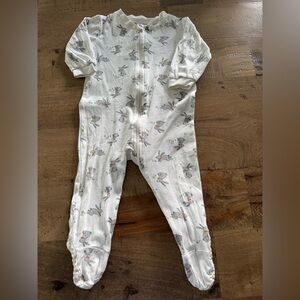 Baby easter bunny White one piece footies pyjama size 6 - 12 months